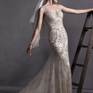 Elegant Cream/Ivory Wedding Dress